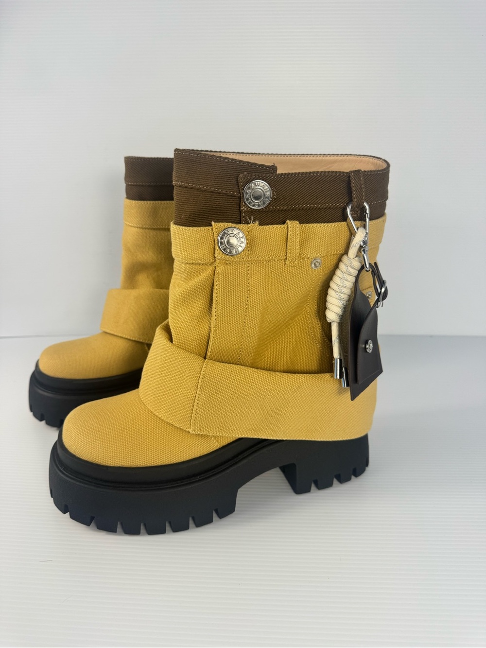 NEW Azalea Wang FAE-TAN Canvas Platform Moto Boots Tan/Brown Lug Sole NIB - Picture 3 of 8